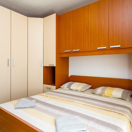 Holiday House Snjezana Krk Town Εξωτερικό φωτογραφία