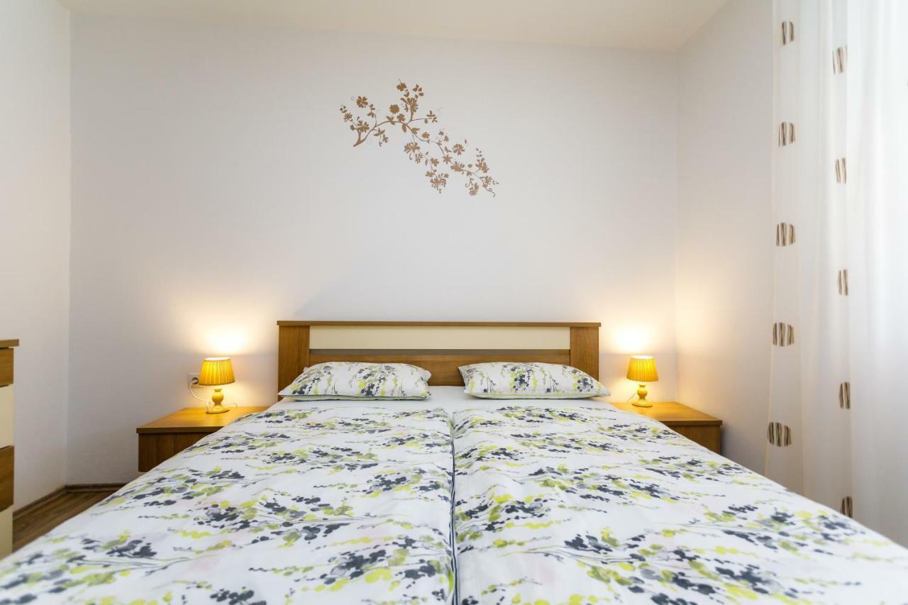 Holiday House Snjezana Krk Town Εξωτερικό φωτογραφία