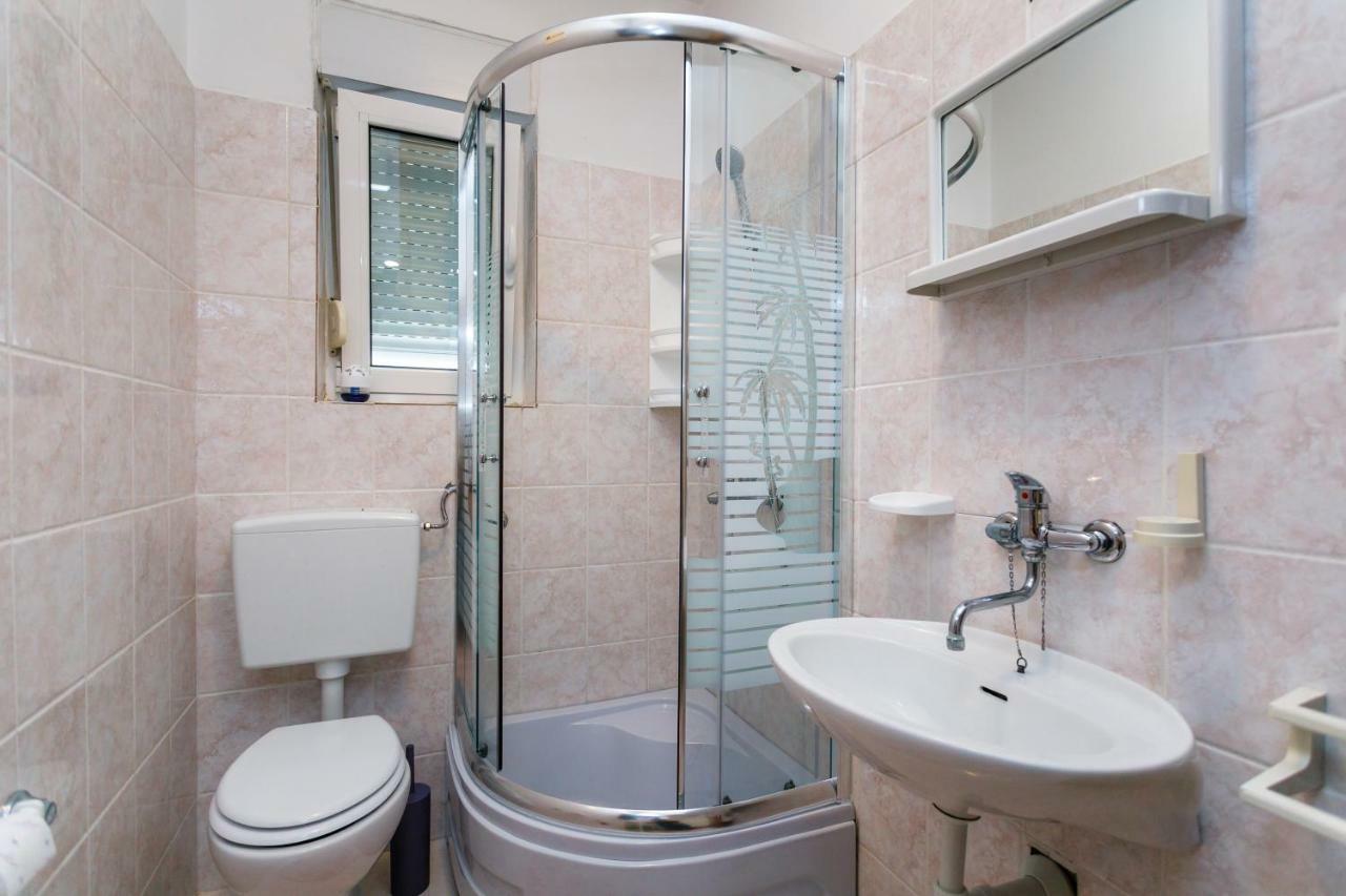 Holiday House Snjezana Krk Town Εξωτερικό φωτογραφία