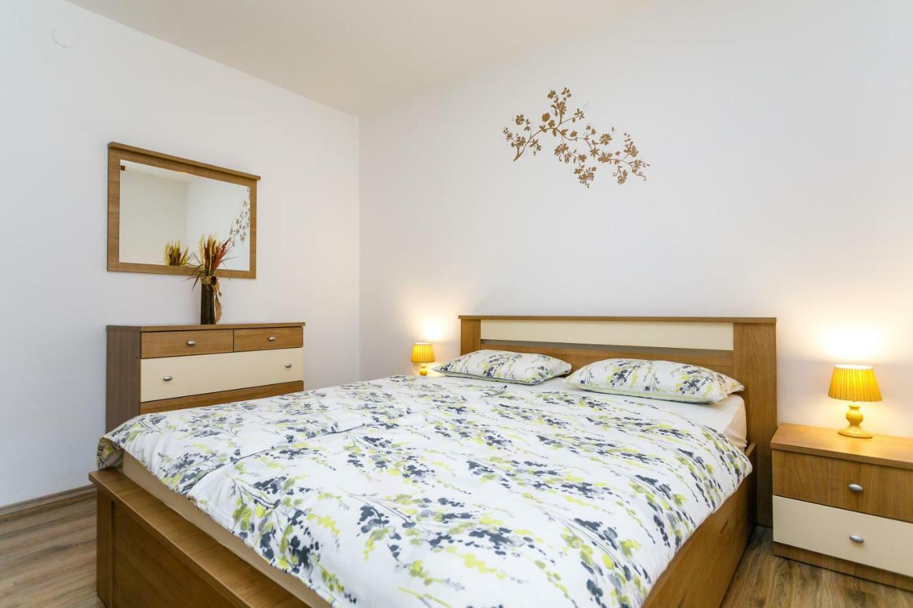 Holiday House Snjezana Krk Town Εξωτερικό φωτογραφία