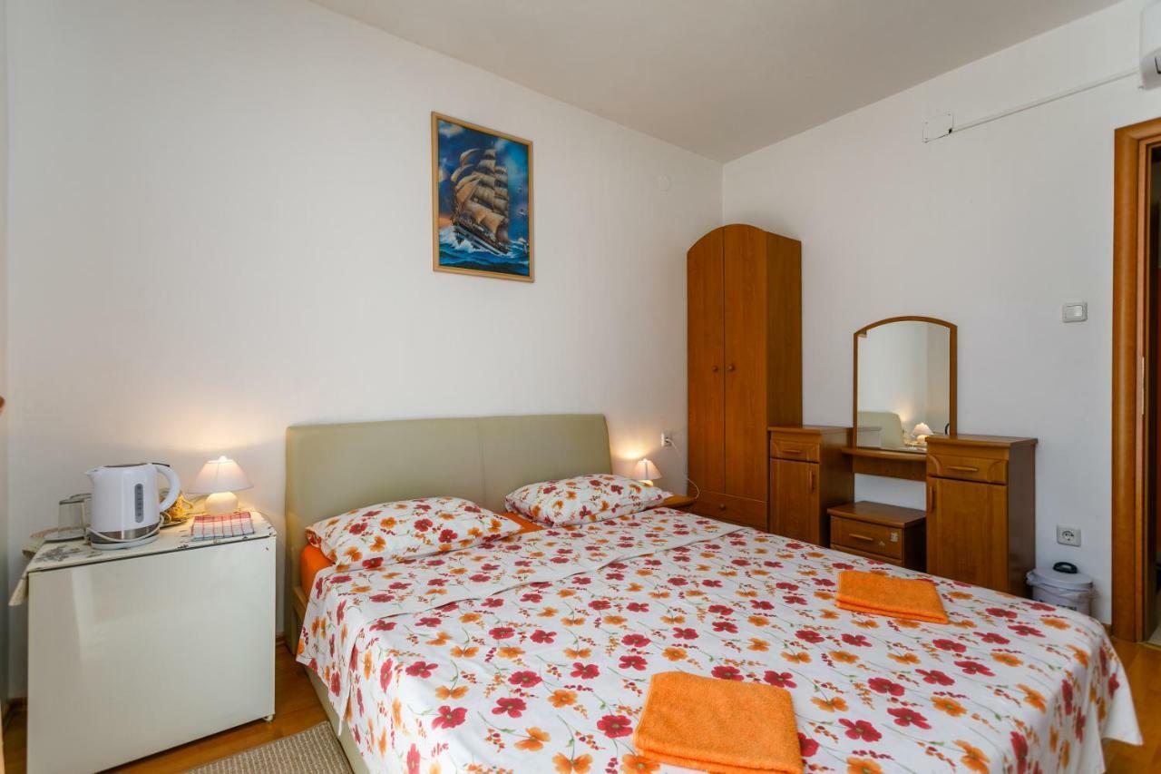 Holiday House Snjezana Krk Town Εξωτερικό φωτογραφία